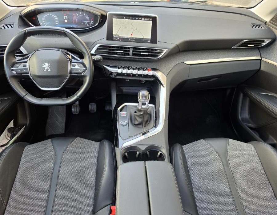 PEUGEOT 3008 (TETO PANORÂMICO E SOLAR)